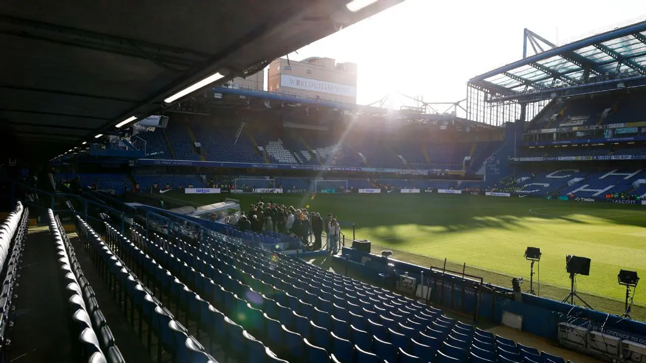 Chelsea e Man City duelam em Stamford Bridge por vaga na Champions